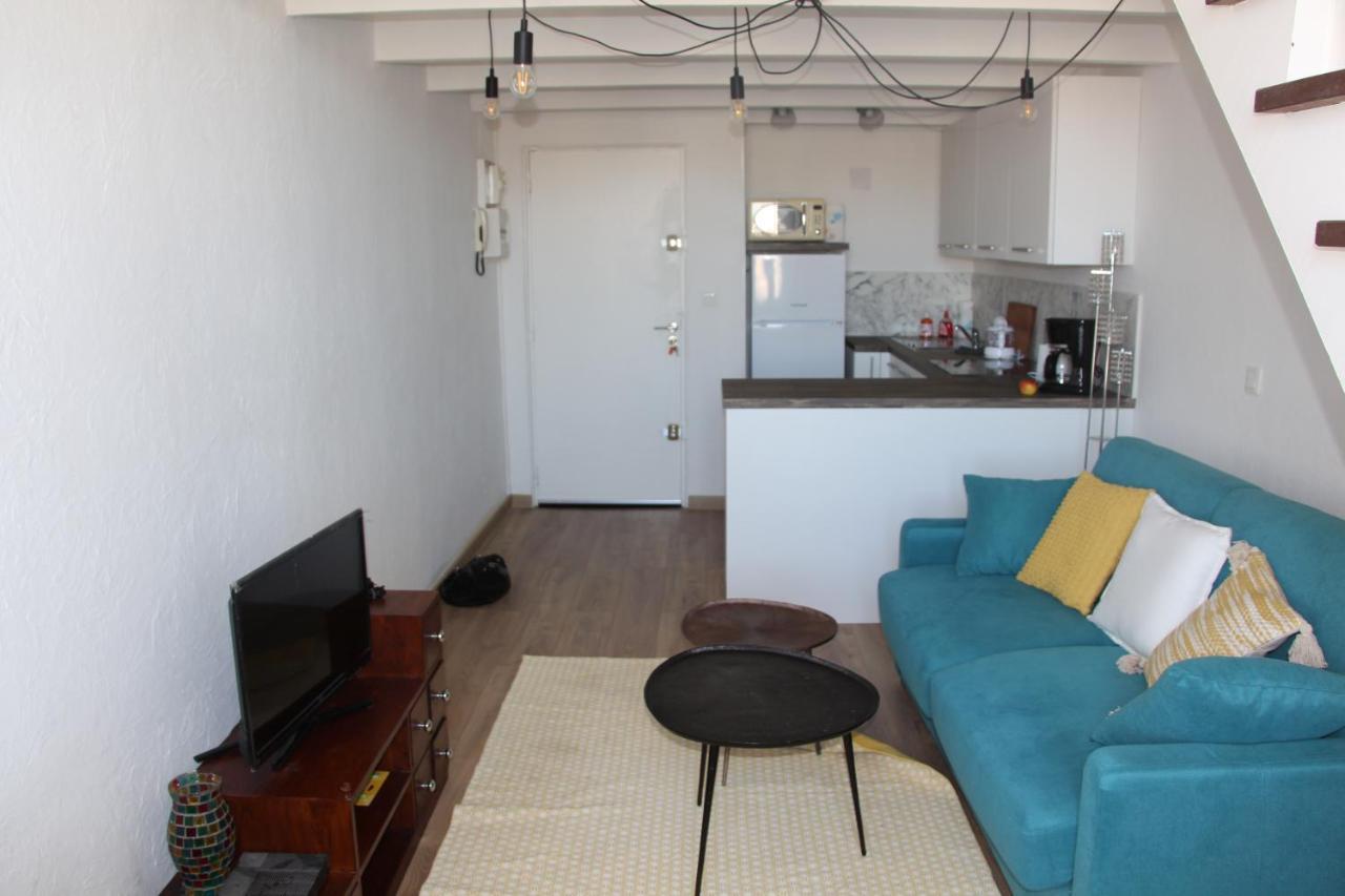 Superbe Duplex Avec Vue Imprenable Sur Le Vieux Port Appartement Marseille